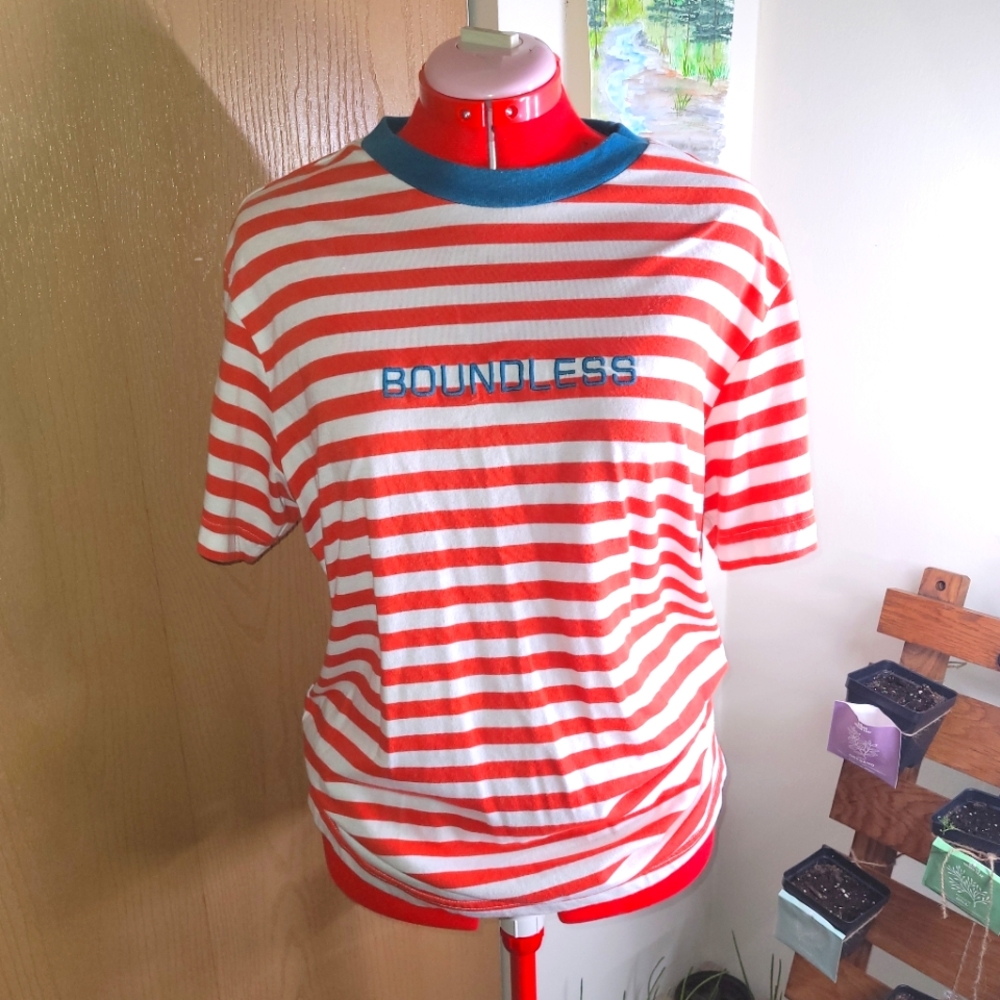 Unisex Size M NO Boundaries T-Shirt